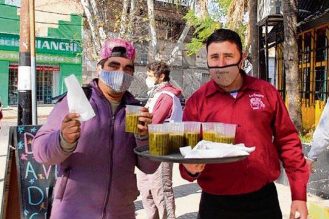 Gran sopa solidaria en Zona Oeste