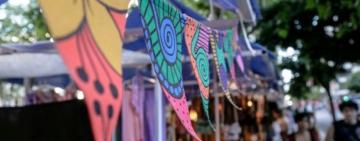 Arrancó la Feria Artesanal Navideña en la plaza Pringles