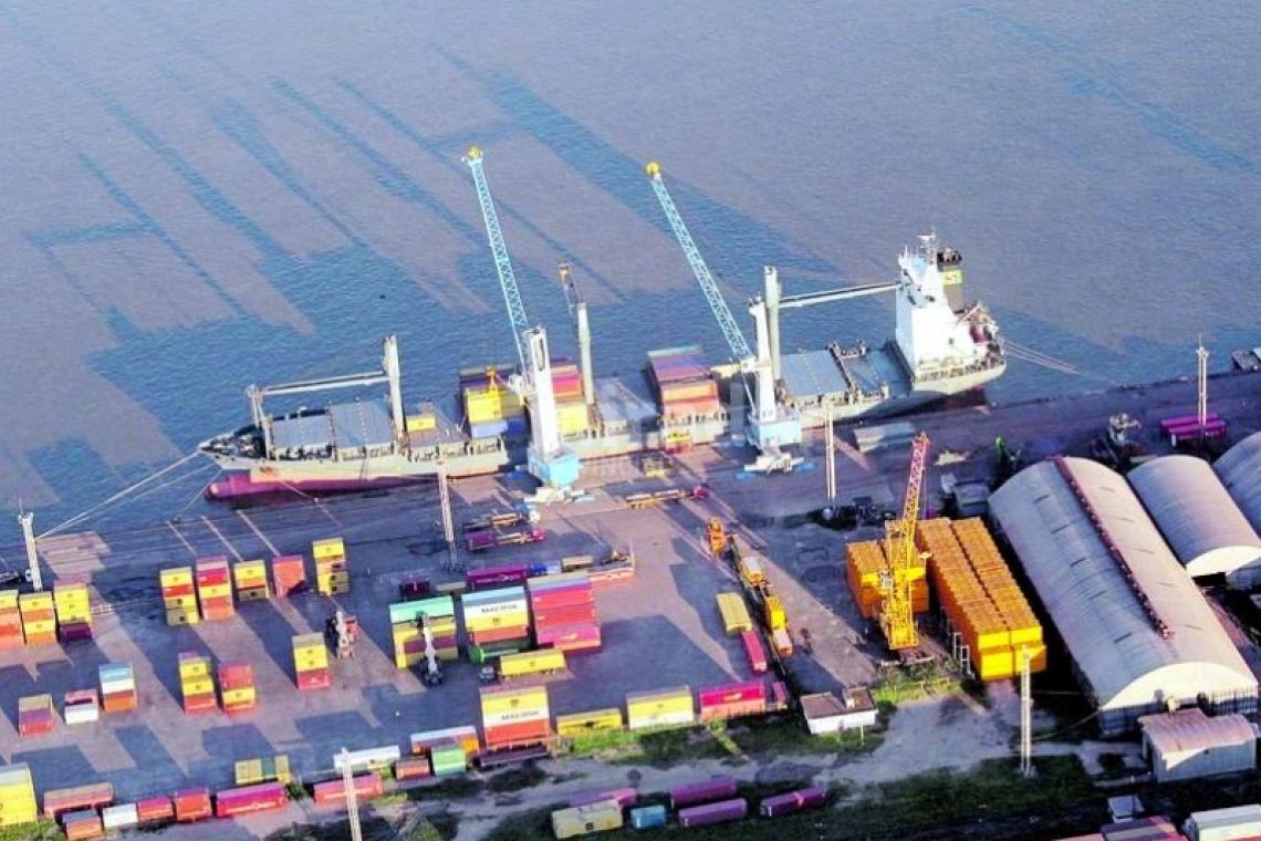 La Terminal Puerto Rosario contamina con residuos peligrosos