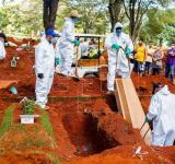 Coronavirus: por qué la vacunación sin confinamiento puede convertir a Brasil en una "fábrica" de variantes superpotentes