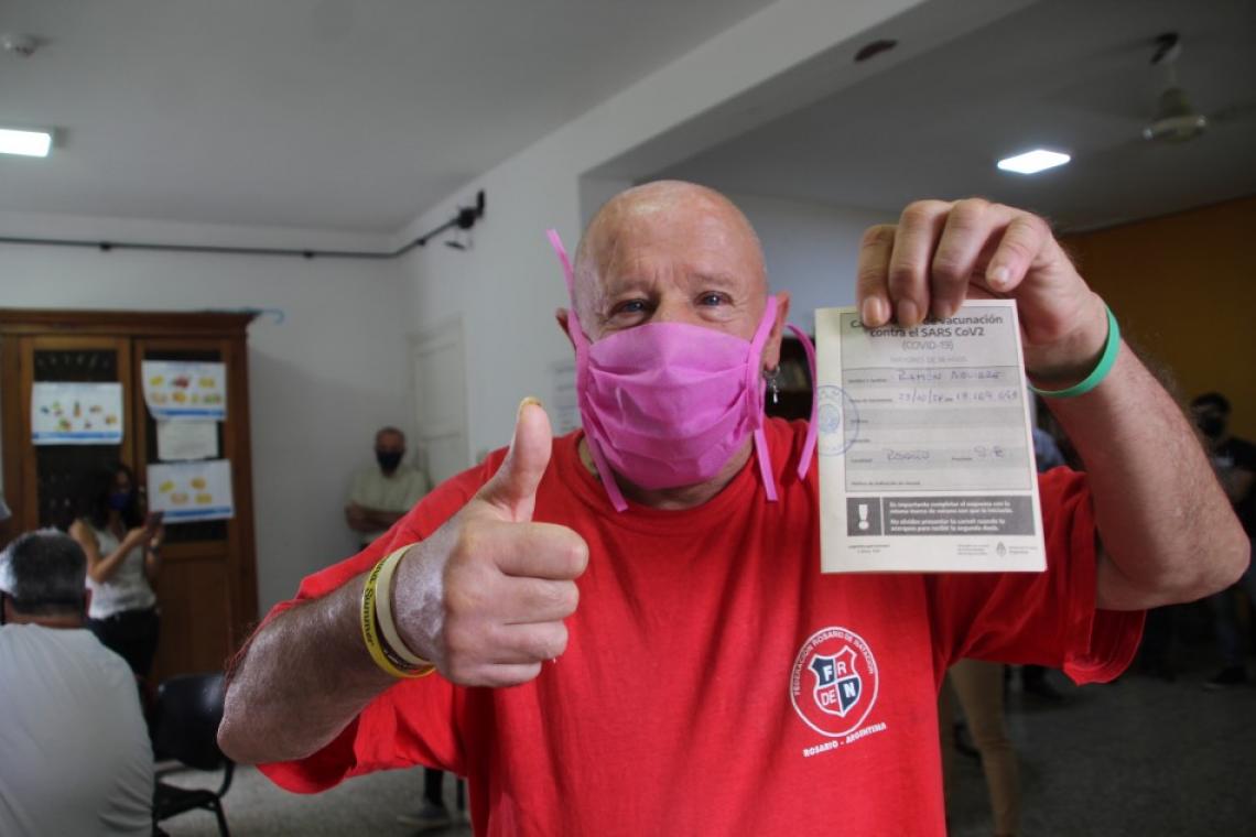 Adultos mayores del Refugio Municipal accedieron a la primera dosis de la vacuna contra el covid-19