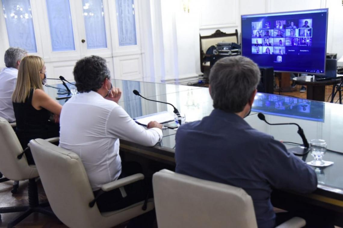 Volver a encontrarnos: se presentó la red «Rosarinos por el mundo»