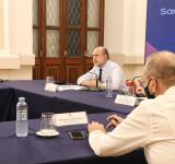 Perotti encabezó encuentros con integrantes del comité de expertos de salud provincial, y con intendentes y presidentes comunales.