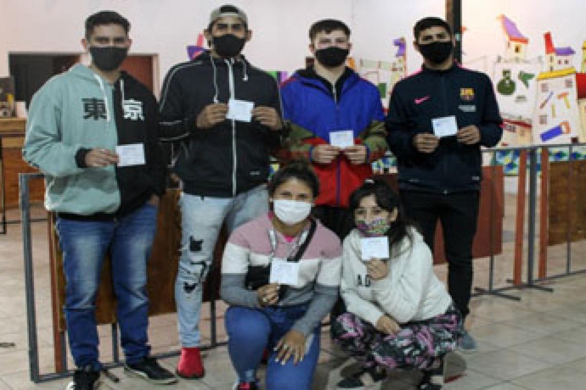 Dos centenares de jóvenes reciben su carnet de manipulación de alimentos a través del Nueva Oportunidad