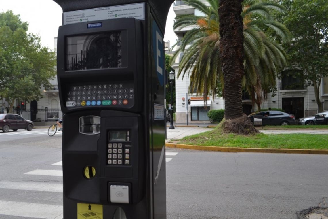 Vuelven a funcionar el estacionamiento medido y los carriles exclusivos