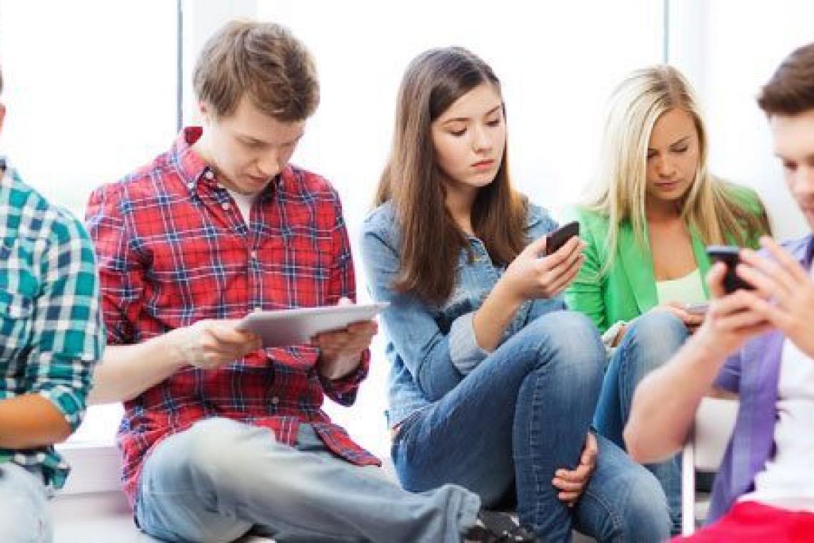 Cómo usan las redes los adolescentes argentinos: su rol como creadores y los prejuicios de los adultos