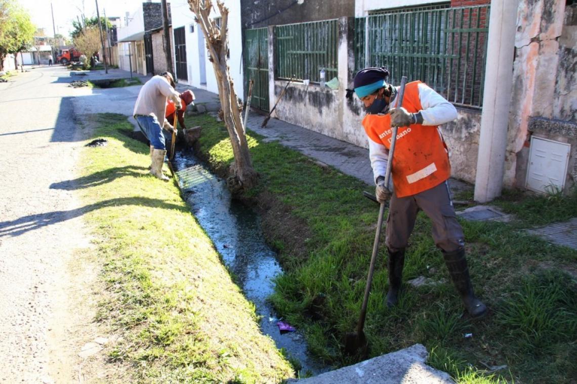 Con eje en la remodelación integral de la plaza Pocho Lepratti se realizó un operativo barrial en Ludueña