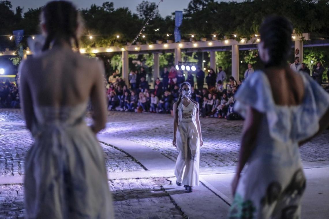 La Escuela de Diseño de Indumentaria realizará una intervención en el Mercado del Patio