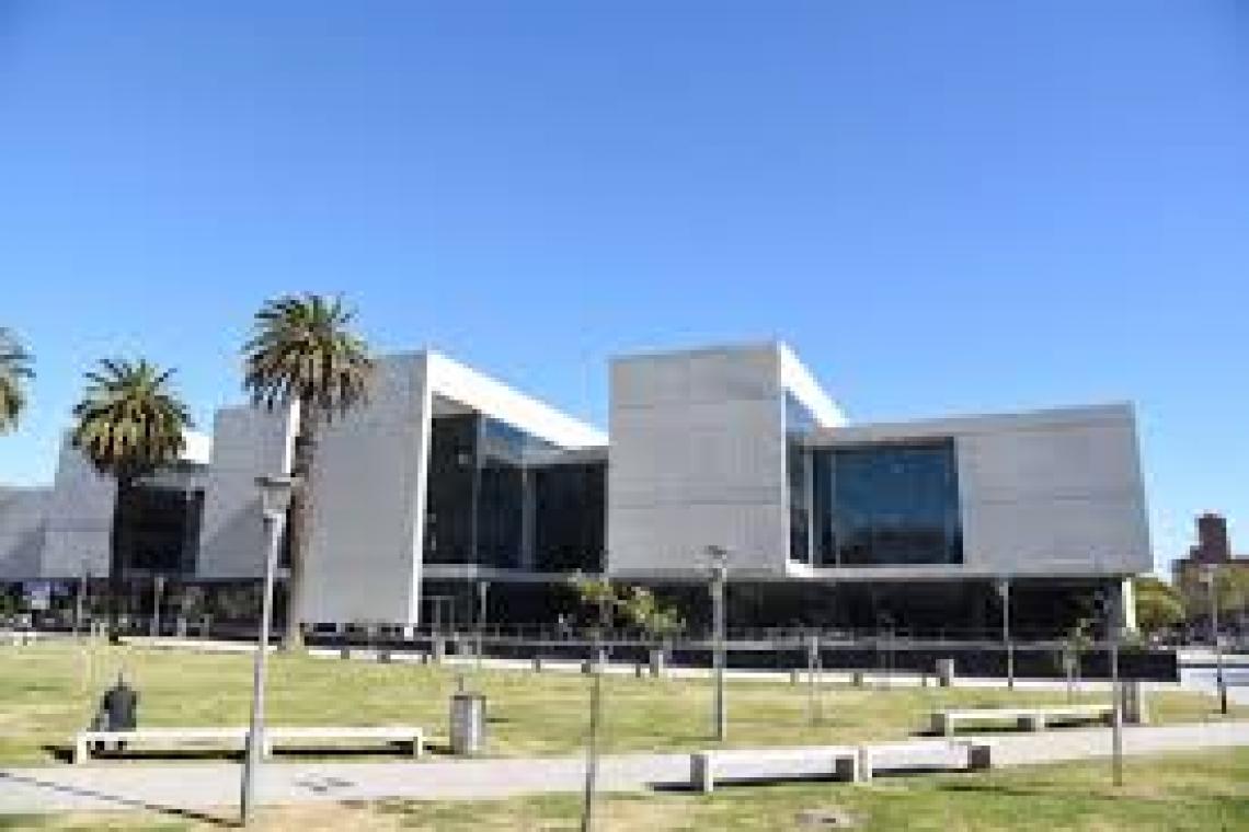 La provincia lanzó el programa de modernización de edificios afectados al ministerio de seguridad