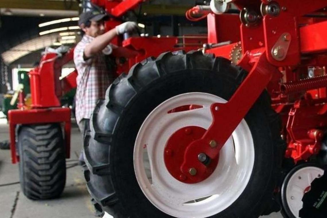 La provincia presentó el programa primer empleo a fabricantes de maquinaria agrícola