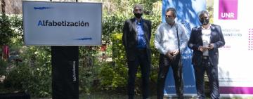 La Municipalidad firmó la implementación de un Plan de Alfabetización junto a la UNR