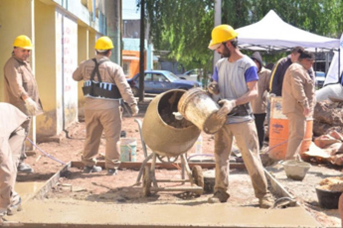 A través del programa Potenciar Trabajo el municipio realiza obras de construcción y refacción en distintos barrios