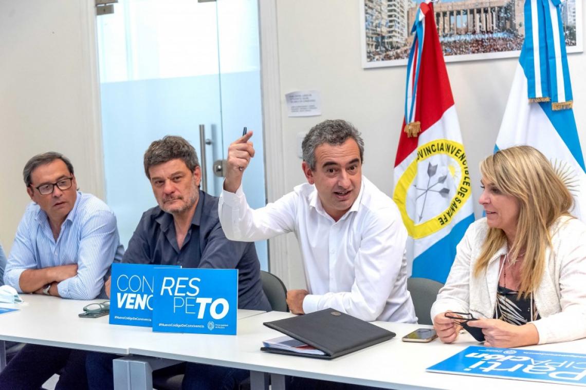 El intendente promulgó el nuevo Código de Convivencia