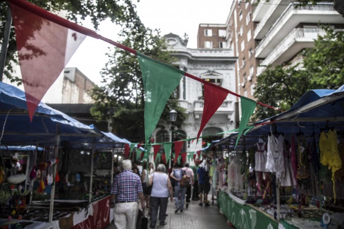 La ciudad ofrece una amplia agenda de ferias artesanales navideñas