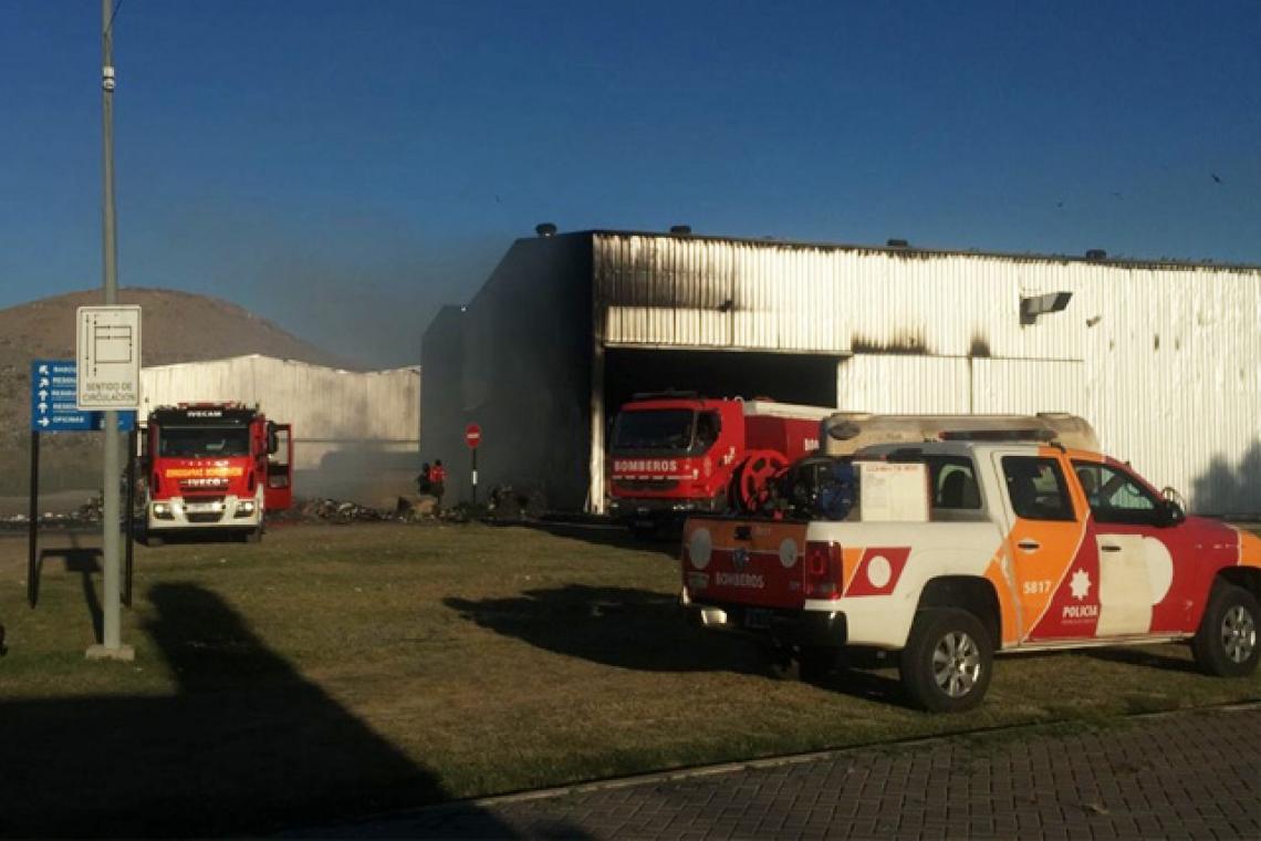 Se produjo un fuerte incendio en el Centro Ambiental de Tratamiento de Residuos