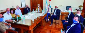 La provincia concretó la primera reunión paritaria con los gremios de la administración central
