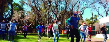La Escuela de Gerontología abrió la inscripción a talleres para adultas y adultos mayores y cursos de cuidados