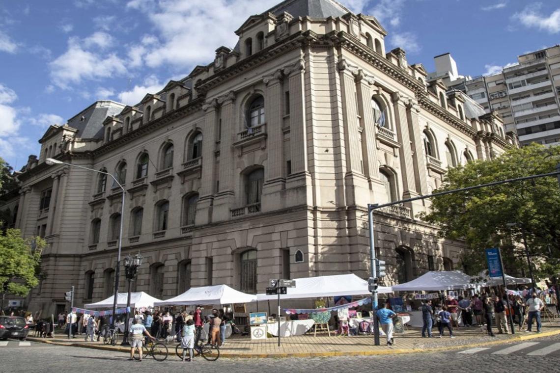 El domingo 15 se viene la tercera edición del Mercado de las Artes