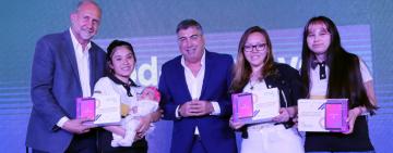 PROVINCIA Y NACIÓN COMENZARON CON LA ENTREGA DE MÁS DE 5.000 TABLETS EN TODO EL TERRITORIO SANTAFESINO