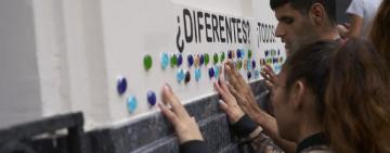 Rosario cuenta con un primer mural en sistema braille
