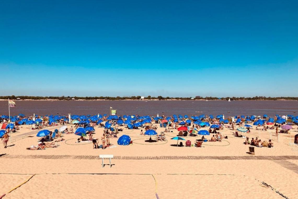 Costanera Rosario: firman convenios para permitir el ingreso gratuito y con 2x1 al balneario y piletas
