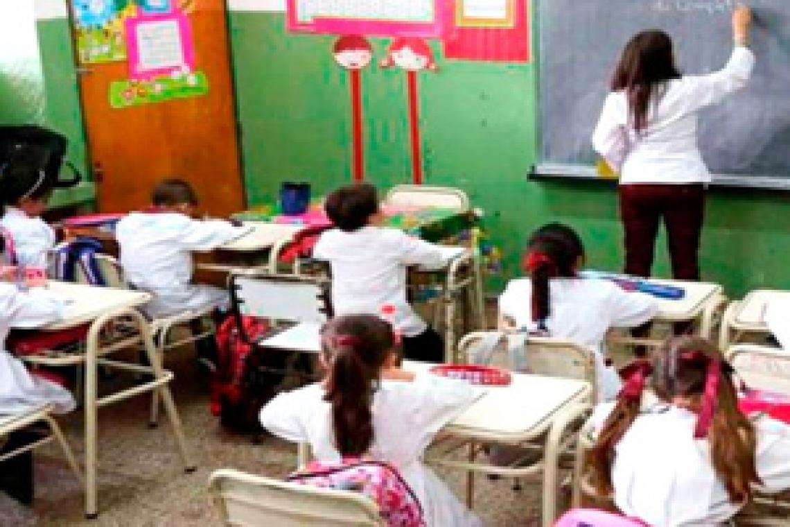 “LOS CHICOS SE MERECEN TENER CLASES”
