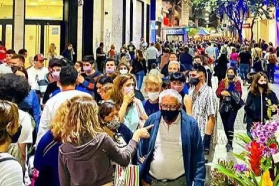 Noche de Peatonales: habrá refuerzo en el transporte público y bicis gratis