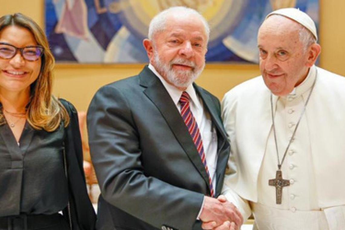 Francisco y Lula se reunieron 45 minutos en el Vaticano, con Ucrania y otros temas en agenda