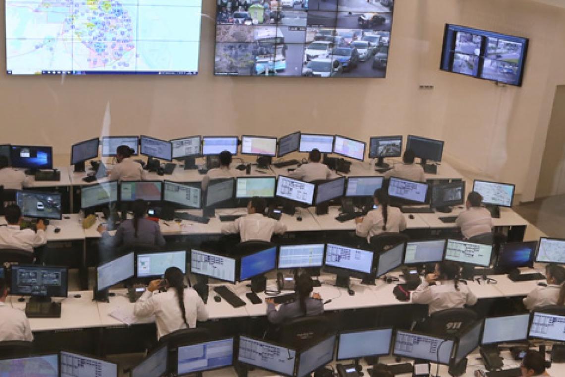 Presentación del nuevo sistema de control, atención y despacho del 911 en Rosario