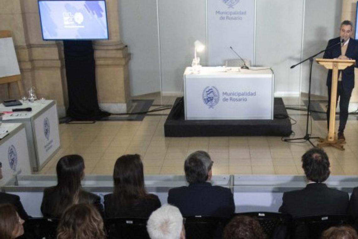 Javkin: «El juicio por jurados vecinales es la mejor manera para que toda la sociedad participe»