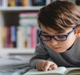 Factores clave en el aumento de la miopía: Déficit de Naturaleza y exceso de pantallas.