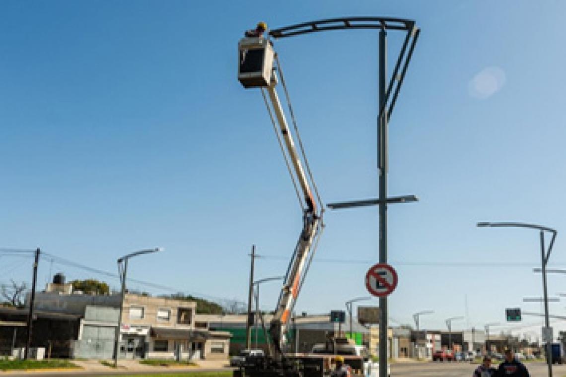 El municipio continúa con el recambio a led en calles, avenidas, espacios verdes y barrios Fonavi