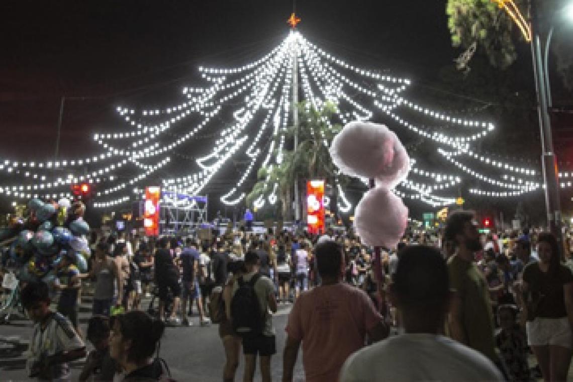 La Municipalidad invita a participar del encendido del árbol de navidad de Pellegrini y Oroño