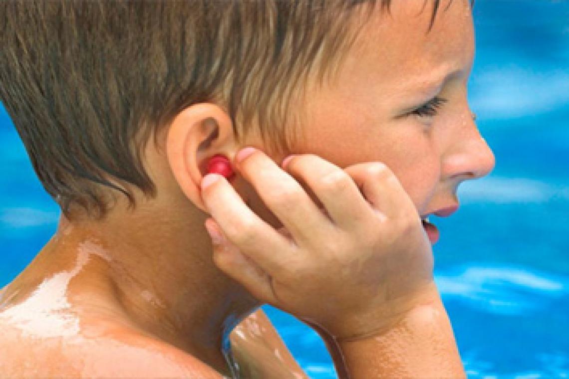 Cómo disminuir la posibilidad de otitis por la pileta, el mar o el río en el verano AUDIO