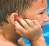 Cómo disminuir la posibilidad de otitis por la pileta, el mar o el río en el verano AUDIO