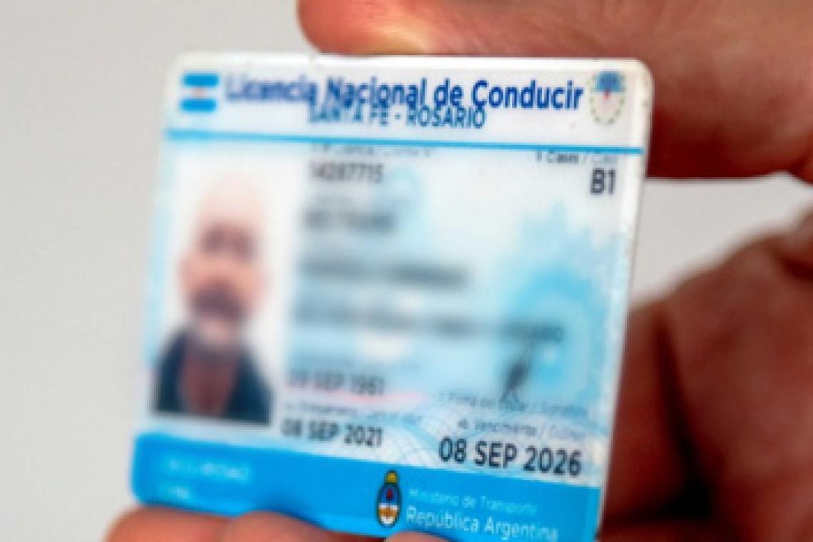 Por falta de insumos nacionales se ve demorada la impresión de carnets de conducir