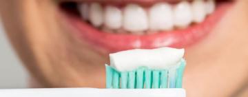 Cuál es la mejor manera de cepillarse los dientes