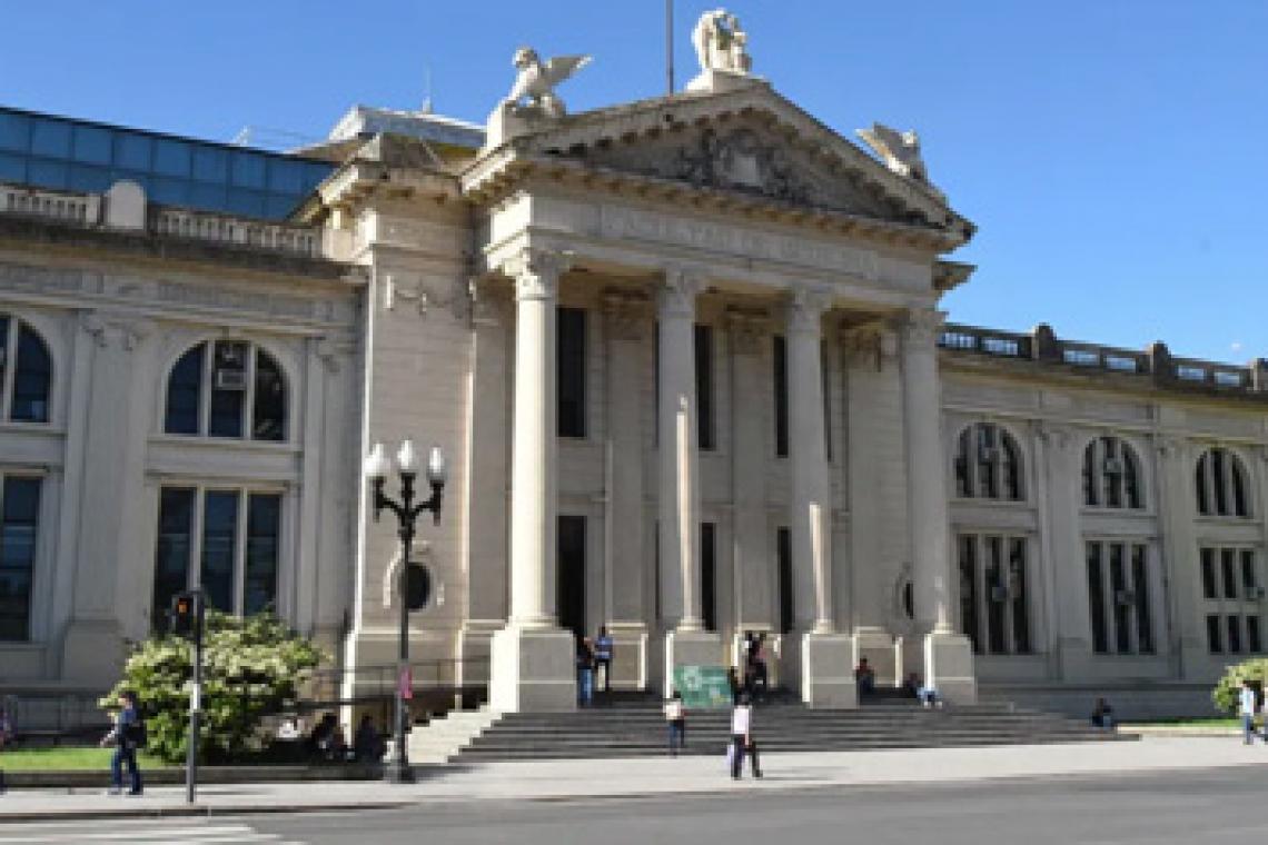 Comenzó el paro universitario de 48 horas por reclamo salarial