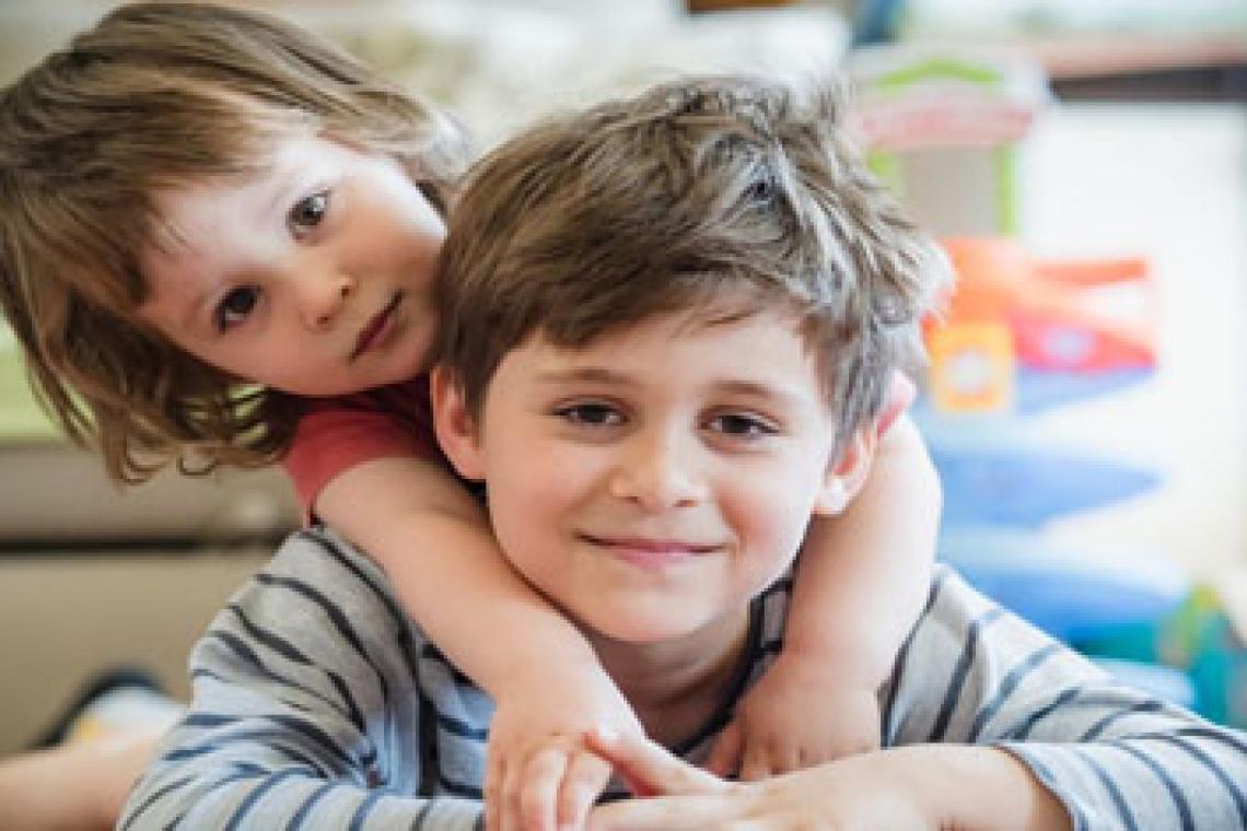 ¿Por qué se celebra hoy el Día del Hermano?