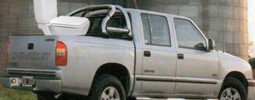 Permutan camionetas del Ejército por mingitorios
