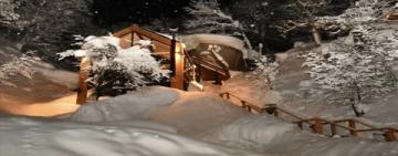 ¿Dónde está La Cueva, el rincón secreto de la Patagonia que combina nieve, montaña y una cena mágica?