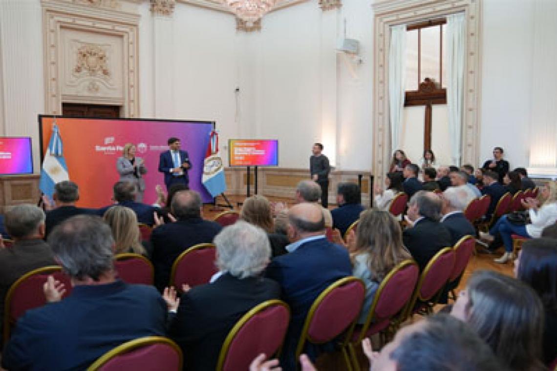 : “Tenemos que devolver a la sociedad santafesina un Estado cercano y que pueda dar respuestas”