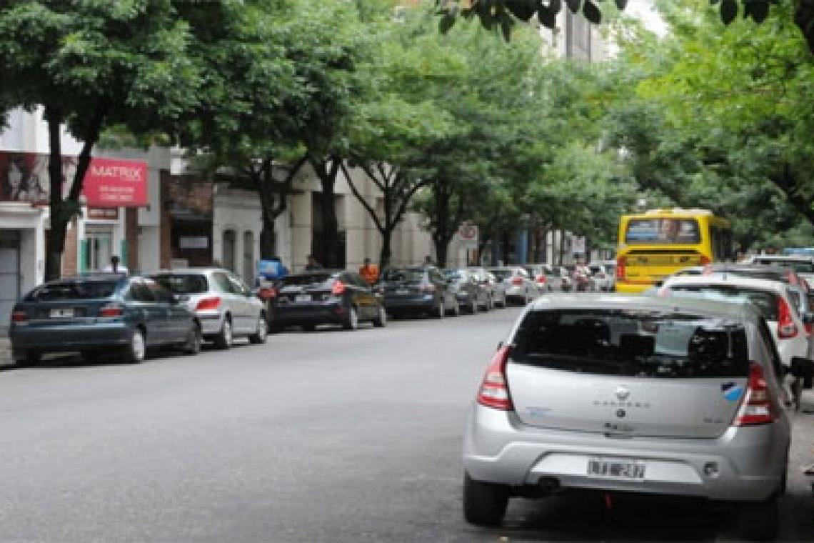 Comienza a regir nueva disposición de estacionamiento en el área central