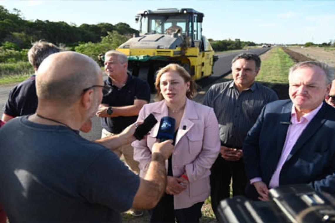  “La diferencia con el Gobierno nacional es que nosotros hacemos las rutas, no las abandonamos”