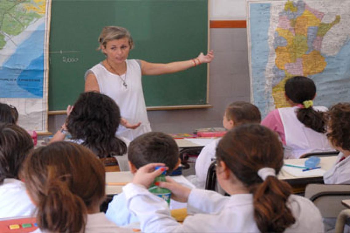 Asistencia Perfecta: más de 62 mil docentes, directivos, secretarios, preceptores y asistentes escolares cobrarán el incentivo mensual de septiembre