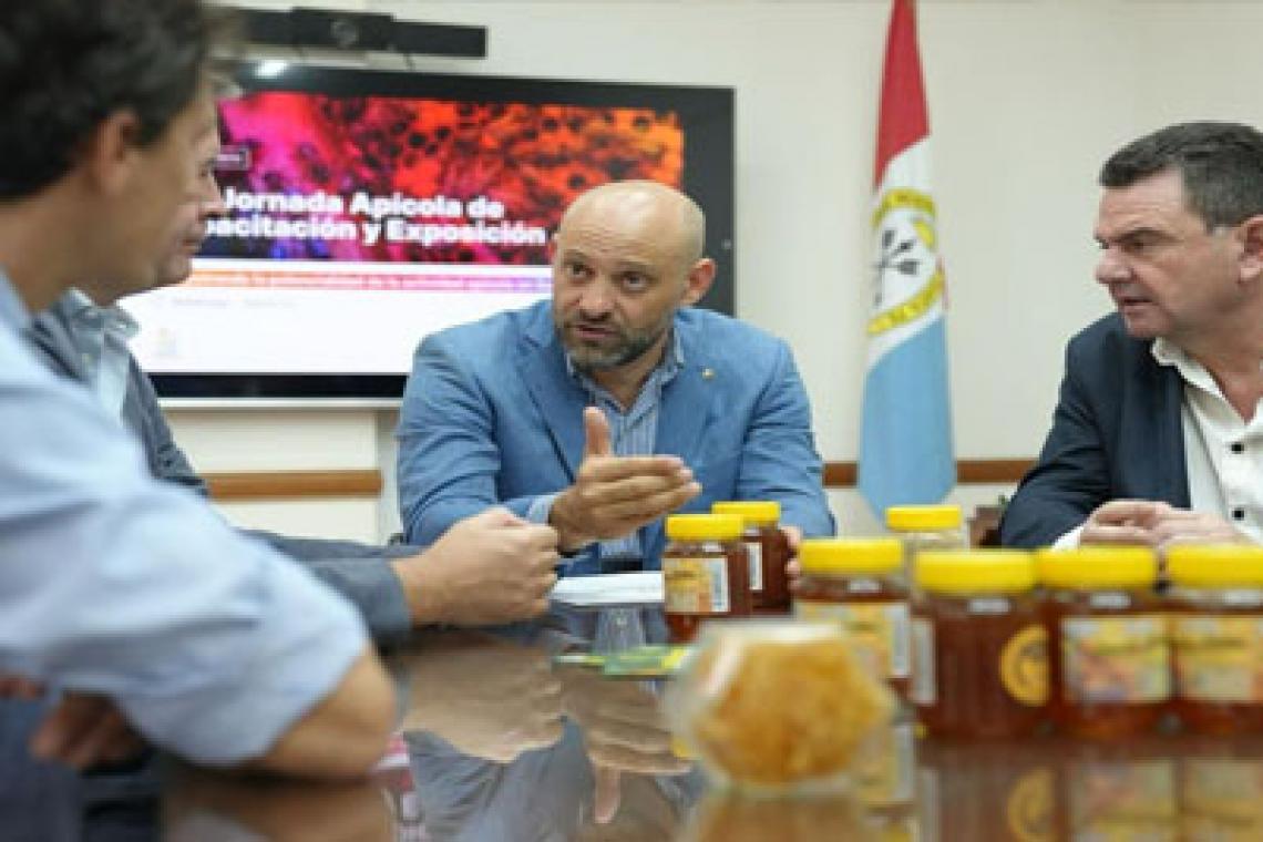 Santa Fe lleva invertidos más de $ 9.162 millones en fortalecimiento para la actividad apícola