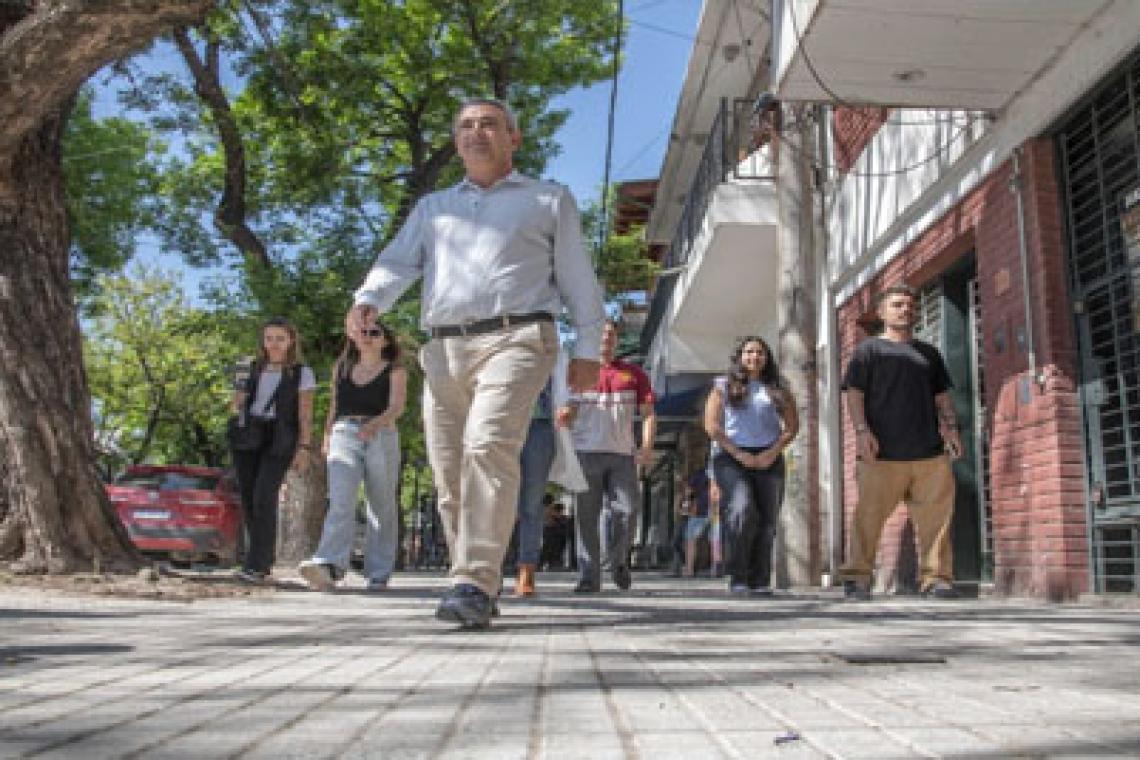 Barrio Industrial: avanza la reconstrucción de veredas y el recambio de contenedores