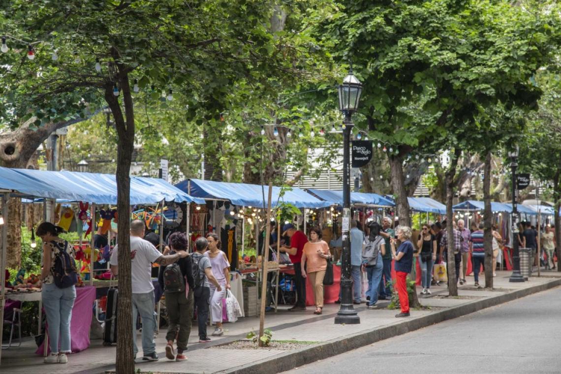 Llega una nueva edición de la Feria Navideña en plaza Pringles