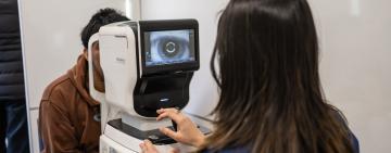 Rosario ya entregó más de 5 mil pares de lentes gratuitos en la Red de Salud