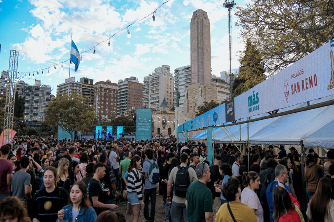 Rosario volvió a celebrar su identidad: más de 65.000 personas y tres toneladas de helado en la fiesta nacional